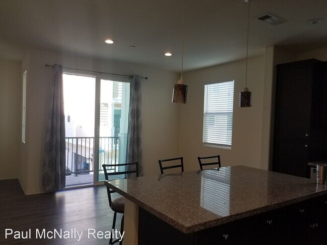 Building Photo - 3 br, 2.5 bath House - 502 Finch Lane
