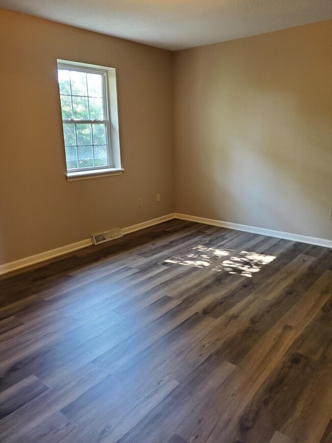 Building Photo - 3607 Madera Dr