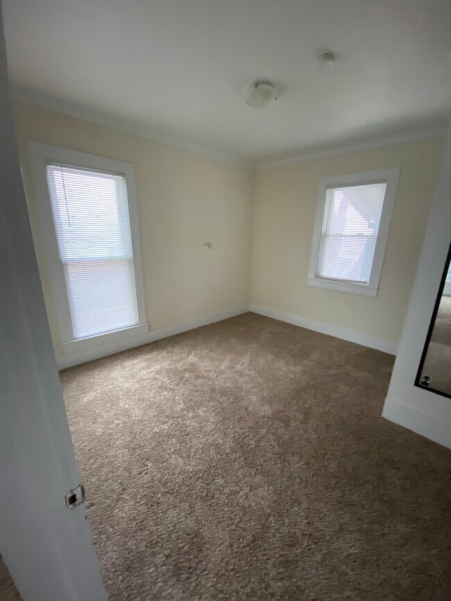 Building Photo - 138 E Kansas Ave Apt. A