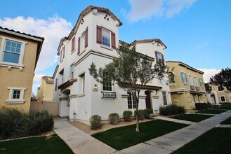 Building Photo - 1319 S Sabino Dr