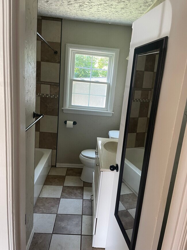 Foto del edificio - 622 Harris Plz