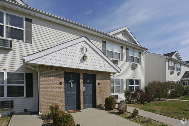 Copiague Apartments