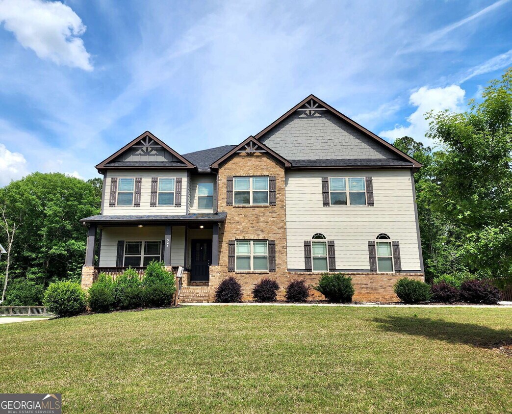 Primary Photo - 525 Twelve Oaks Dr