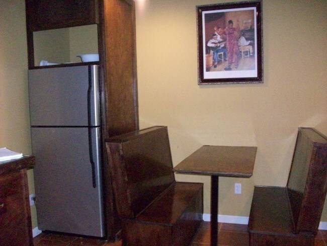 Kitchen 1 - 120 James Ridge Dr