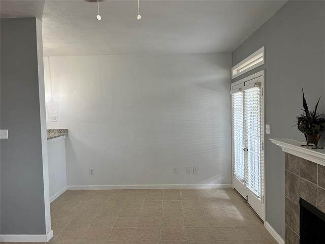 Building Photo - 3402 Country Club Dr W