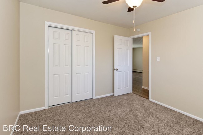 Foto del edificio - 3 br, 1 bath Apartment - 1950-1960 Upham St.