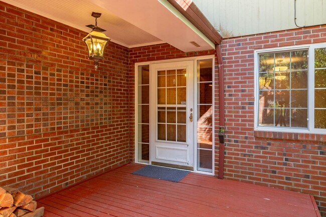 Building Photo - Beautiful 4 Bedroom Home in Otter Rock!