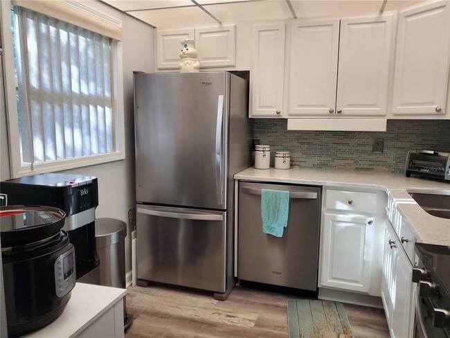 Building Photo - 11485 Oakhurst Rd