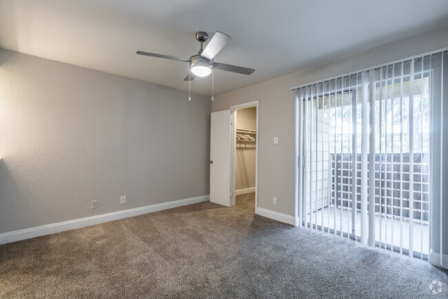 1BR, 1BA - 561SF - Bedroom - Flintridge Apartments