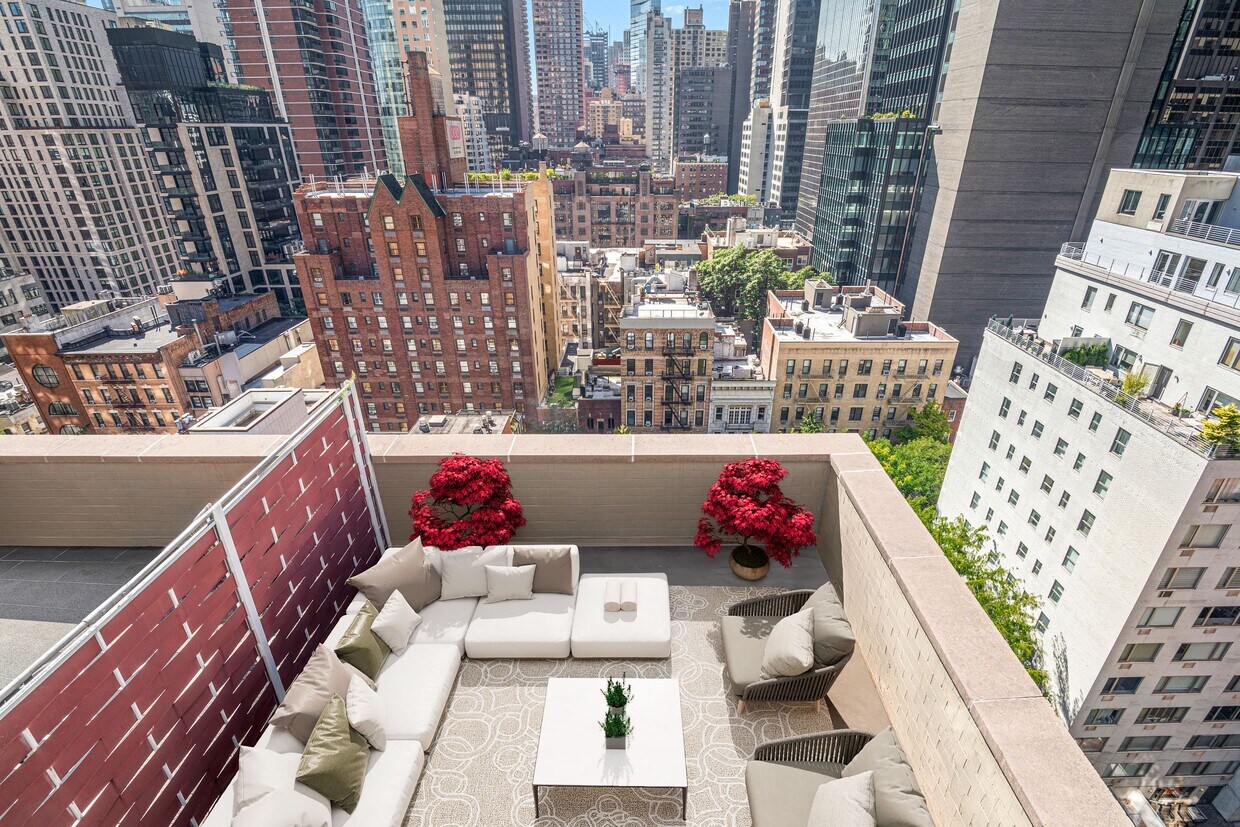 Foto principal - 224 E 52nd St