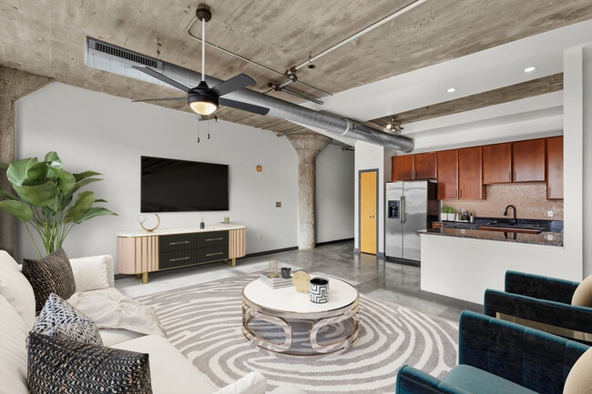 Building Photo - Ventana | On Wash Ave