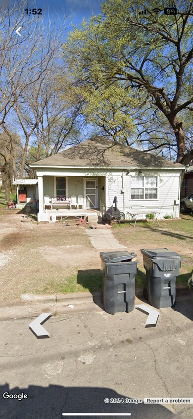 Primary Photo - 806 E Calhoun Ave