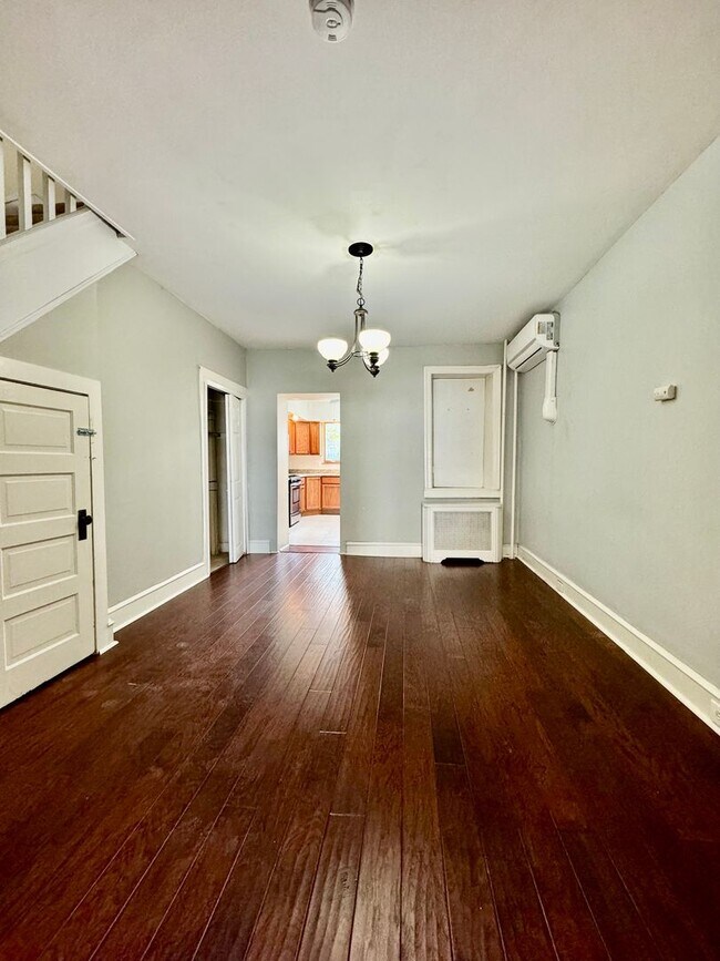 Building Photo - 129 Levering St