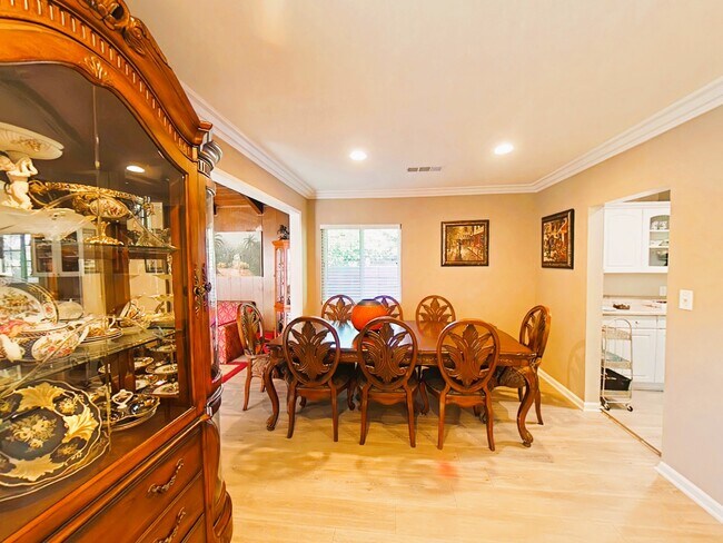 Foto del edificio - 12624 Hartland St