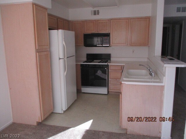 Building Photo - 4955 S Lindell Rd