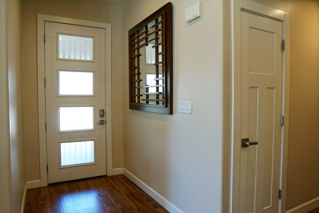 Building Photo - 45945 Verba Santa Dr