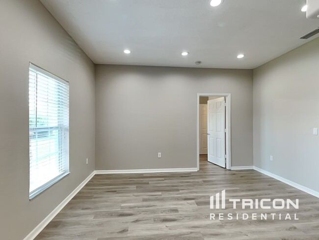 Building Photo - 2851 Eagle Nest View Drive Winter Haven FL