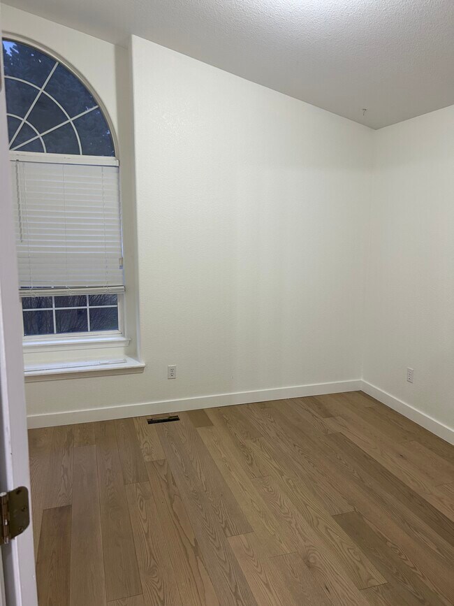 Foto del edificio - 3720 E Presidential Dr