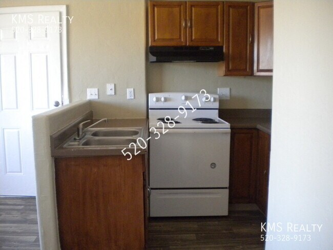 Building Photo - 4 Bed / 2Bath - OWNER/AGENT