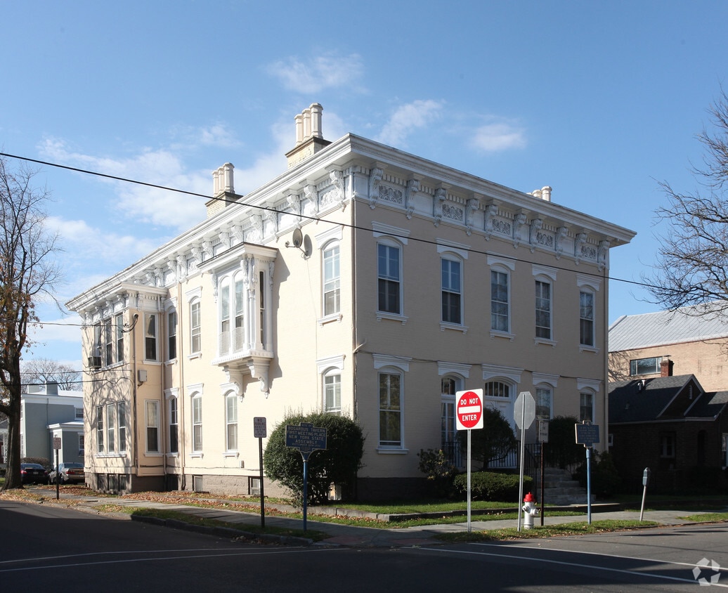 203 Fair St, Kingston, NY 12401 Apartments in Kingston, NY