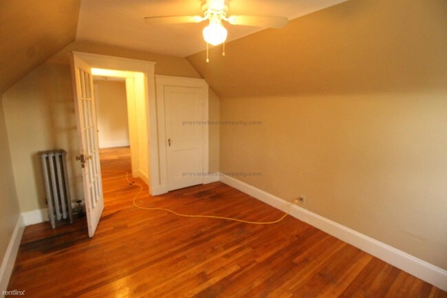 Foto del edificio - 67 Riverview Rd