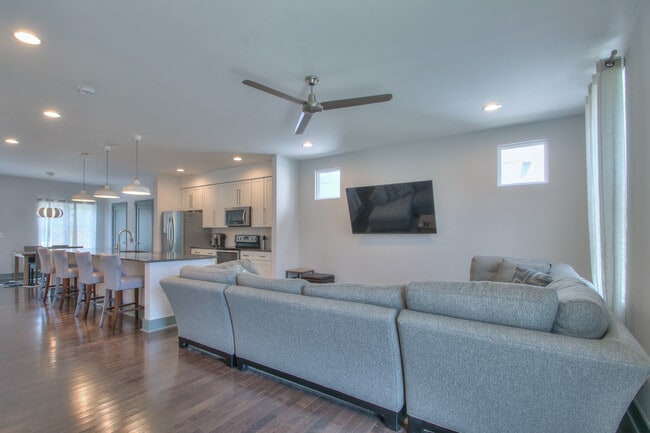 Photo - 1617 Straightway Ave House