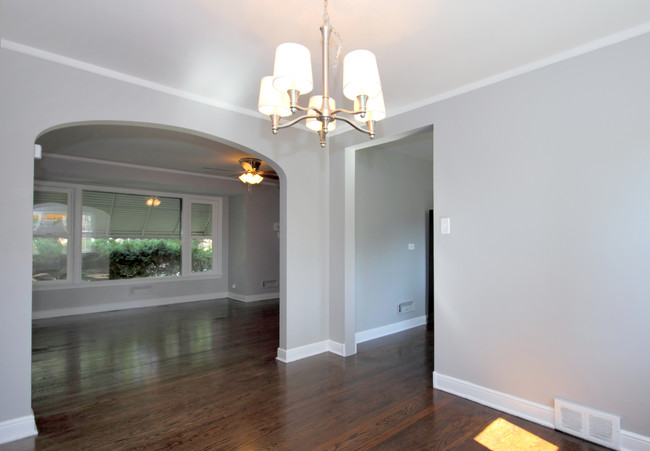 Foto del edificio - 10549 S Vernon Ave