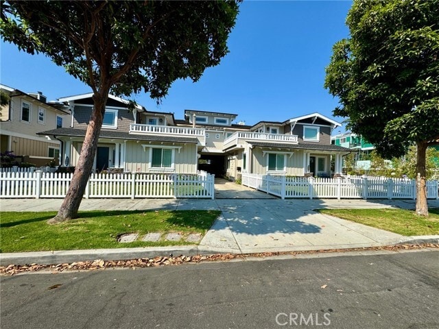 Building Photo - 804 N Irena Ave