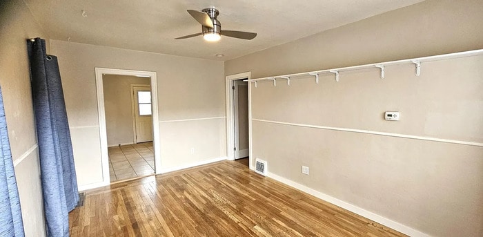 Foto principal - Bright 1 Bedroom Duplex with Classic Charm near Virginia Lake