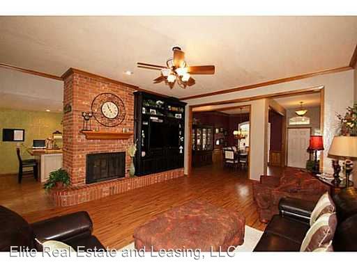 Building Photo - 2832 W Lexington Way