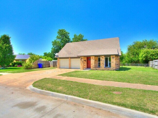 Foto del edificio - Stunning 4-Bedroom Home for Rent in Westwood Addition – Completely Remodeled on a Huge Lot!