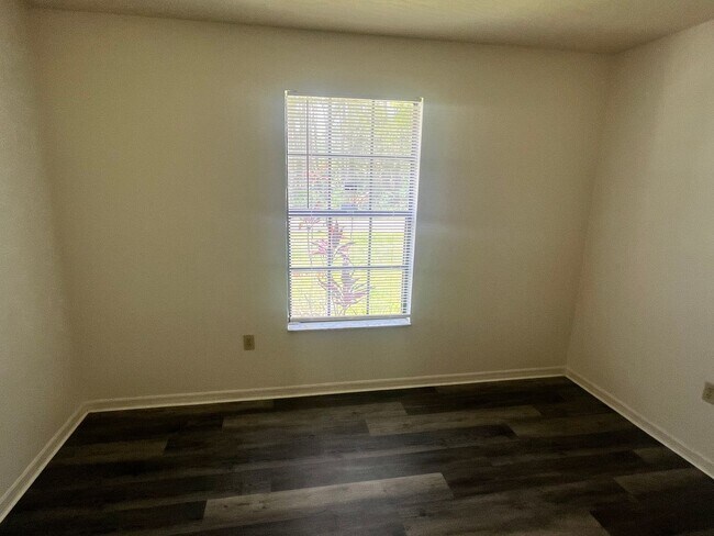 Foto del edificio - 279 Webbwood Ave SW