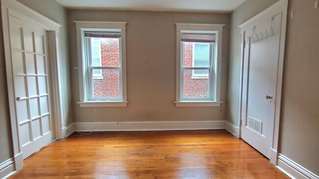Habitación 1 - (aproximadamente 130 ft²) - 6331 Southwood Ave