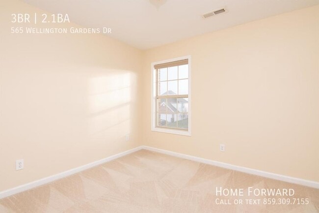 Building Photo - 565 Wellington Gardens Dr