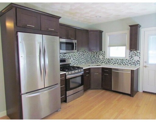 Primary Photo - 135-137 Hilldale Ave