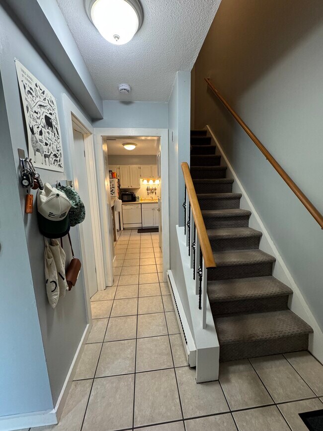 Foto del edificio - 204 Ledgewood Cir