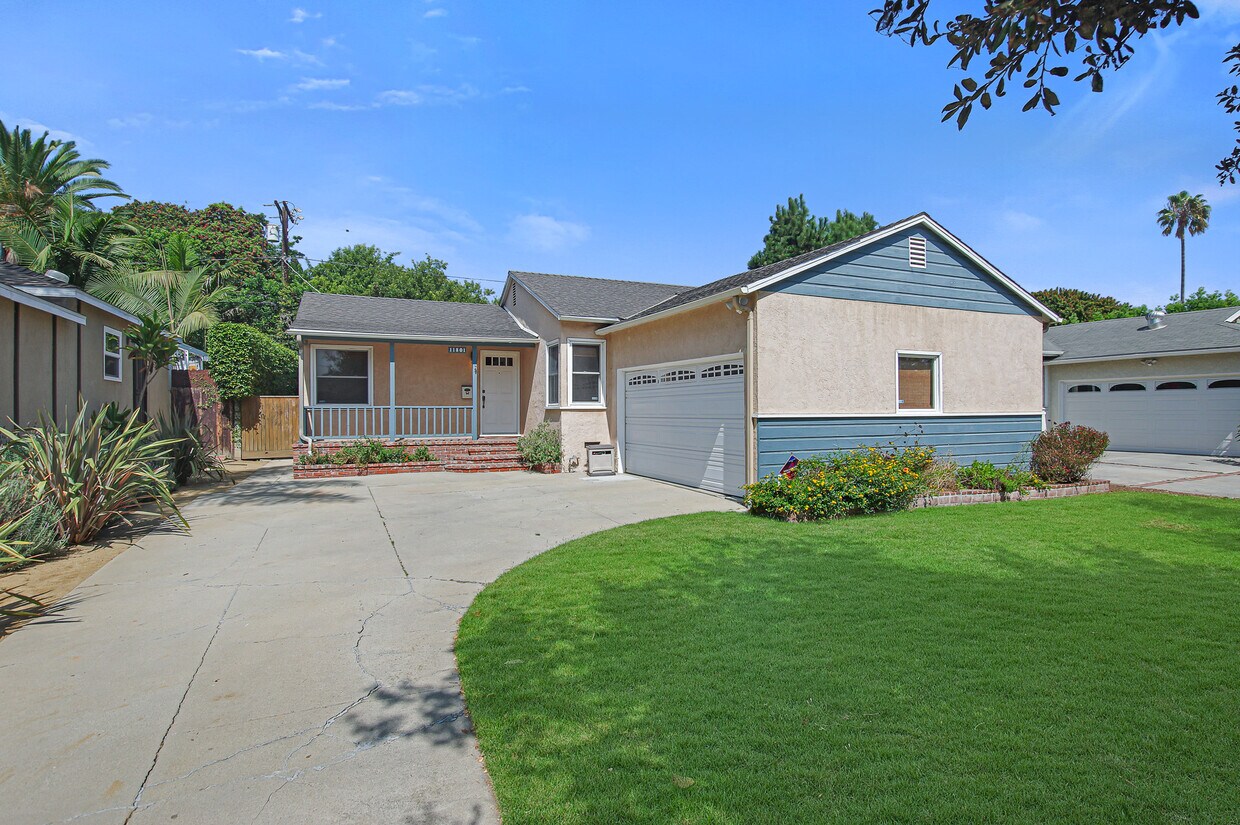 Primary Photo - 11801 McDonald St