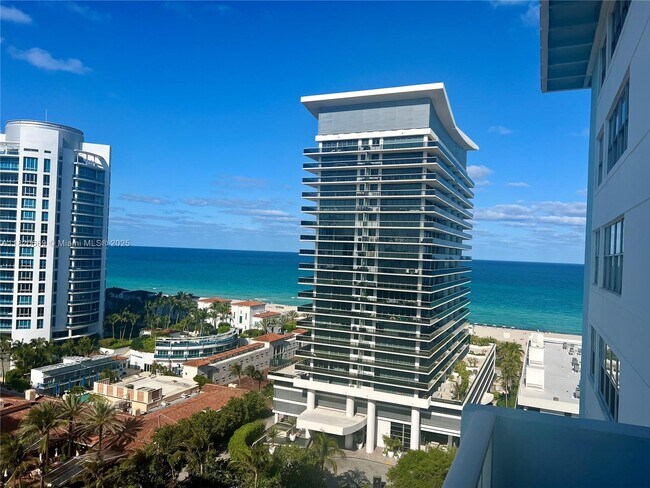 Foto del edificio - 5838 Collins Ave