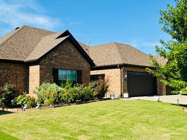 Foto del edificio - 2503 SW Tupelo Ave