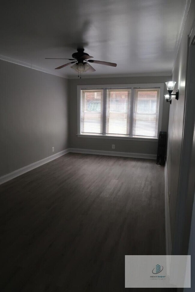 Foto del edificio - 5039 N Springfield Ave