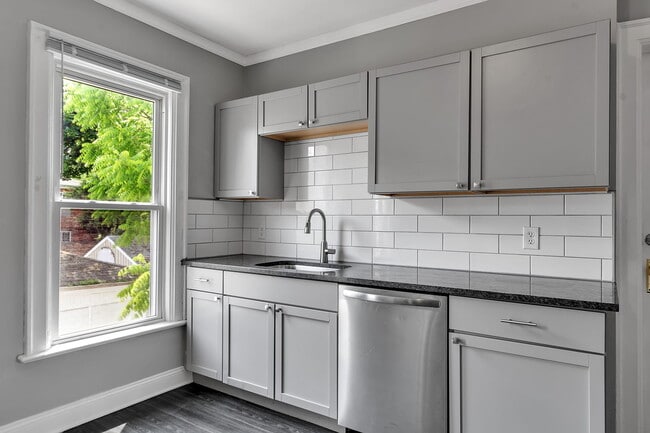 Building Photo - 36 Callodine Ave