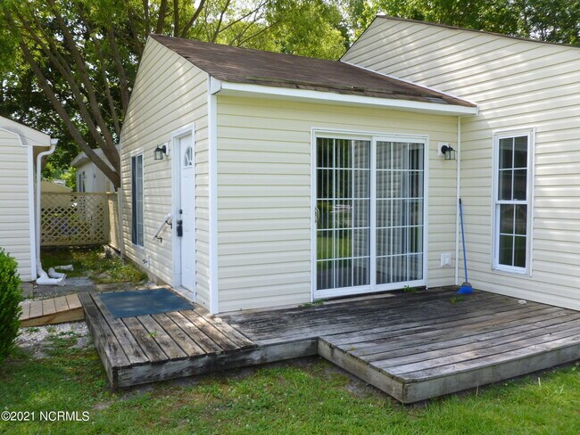 Building Photo - 923 Ramsey Rd