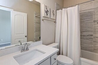 Building Photo - 5542 Sallow Bay Ln