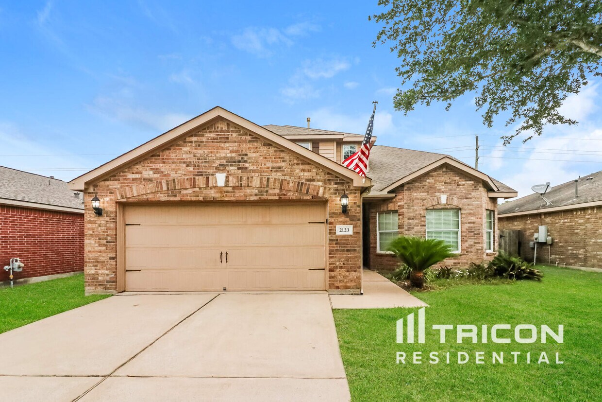 Foto principal - 2123 Golden Topaz Dr