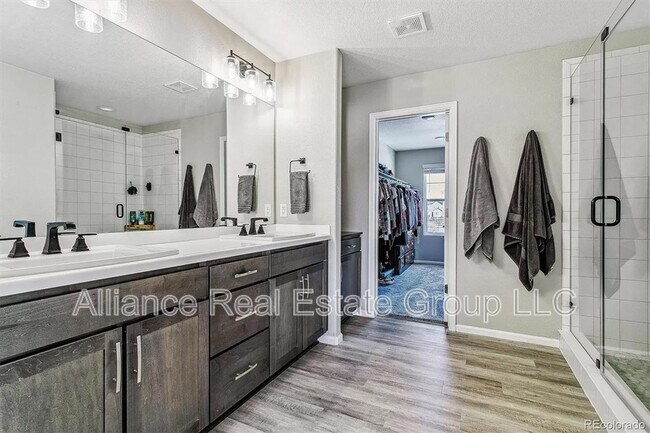 Building Photo - 6300 Vis Clf Lp