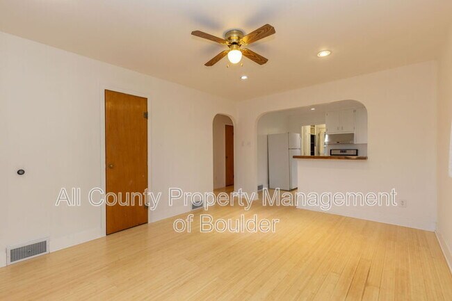 Building Photo - 918 Gay St