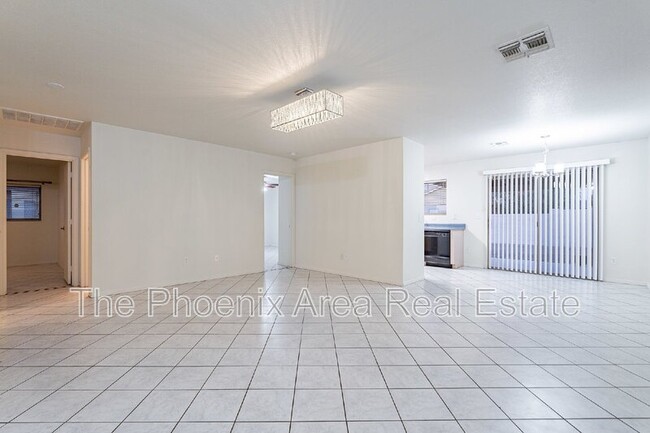 Foto del edificio - 663 S Colonial Ct