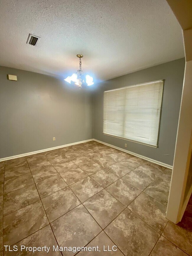 Building Photo - 3 br, 2 bath House - 82 Rolling Pines Dr.