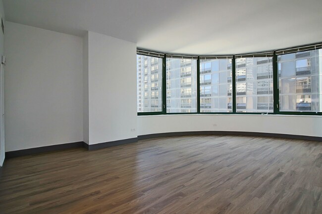 Foto del edificio - 439 E Ontario St