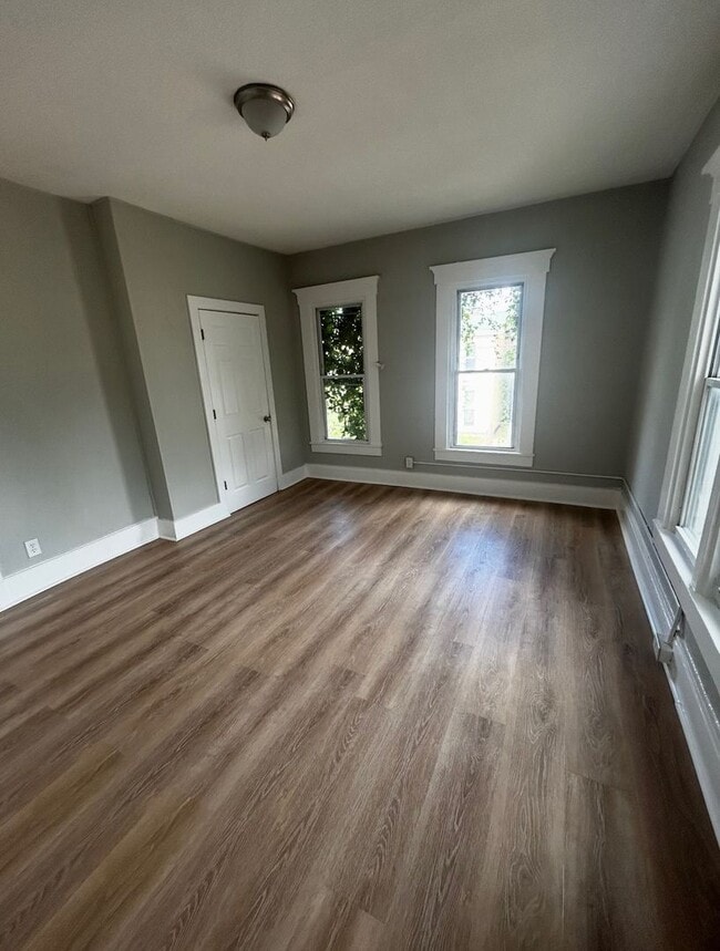 Foto del edificio - Cute Upper Level Duplex Apartment Centrall...